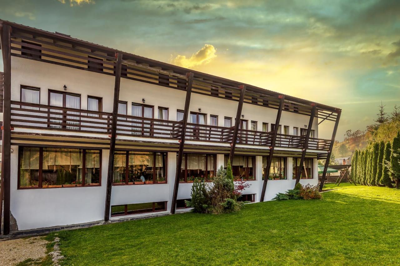 Casa Muntelui Hotel Fundata Eksteriør billede
