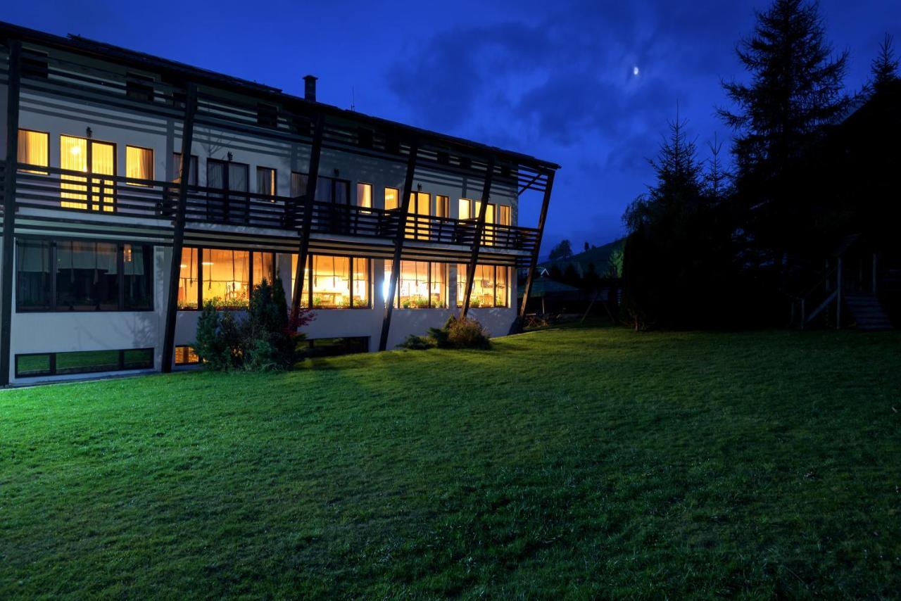 Casa Muntelui Hotel Fundata Eksteriør billede